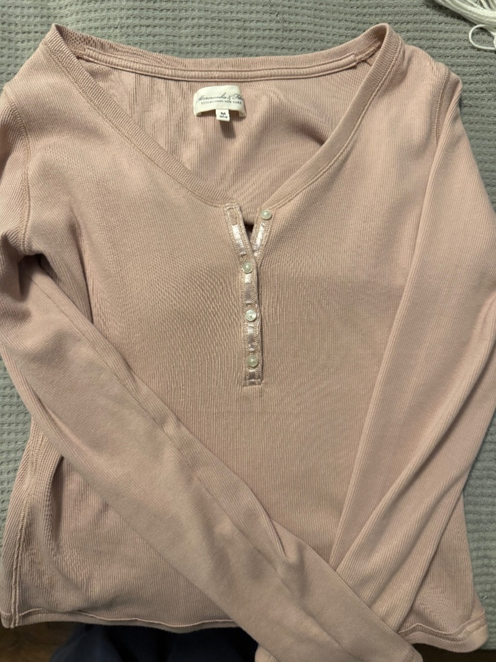 Abercrombie Long sleeve Henley dusty pink